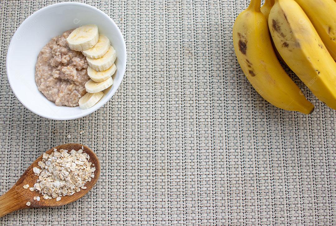 Aveia com Banana - Café da Manhã Vegano com Grãos Integrais JPG