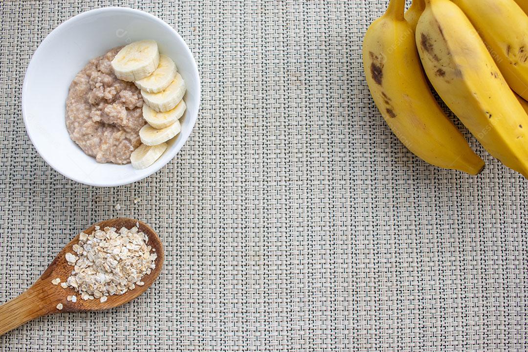 Aveia com Banana - Café da Manhã Vegano com Grãos Integrais JPG