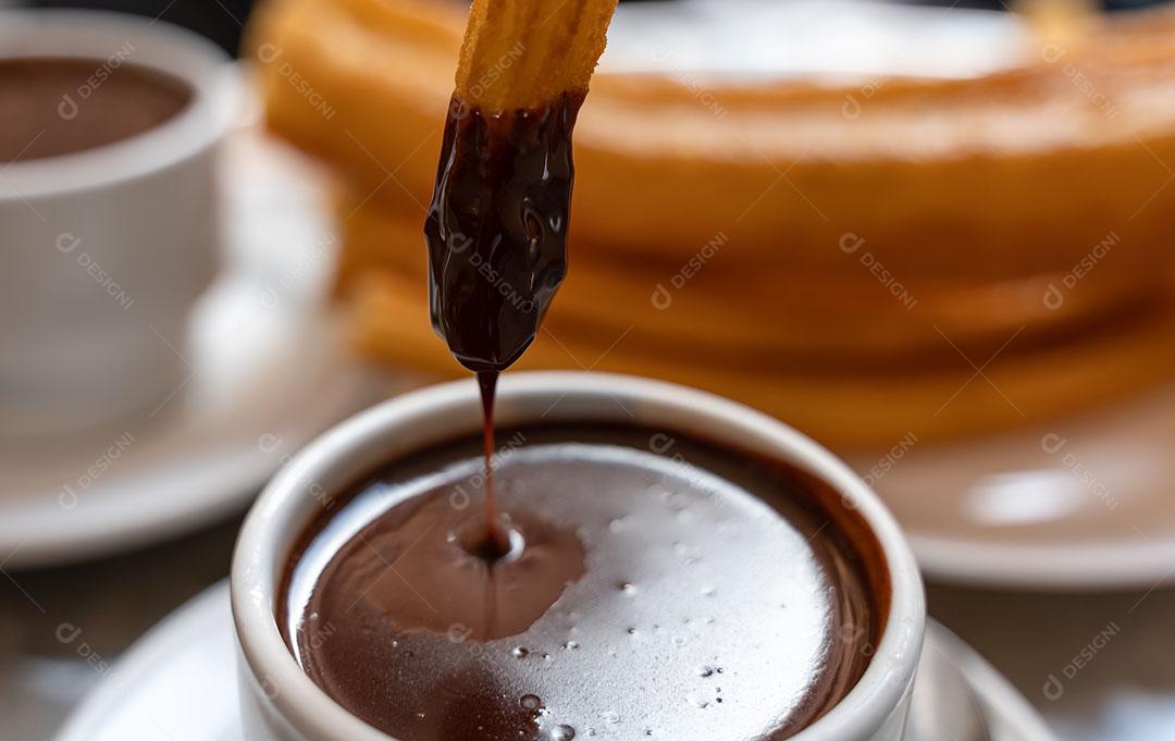 Churro Pingando Chocolate Quente Imagem JPG