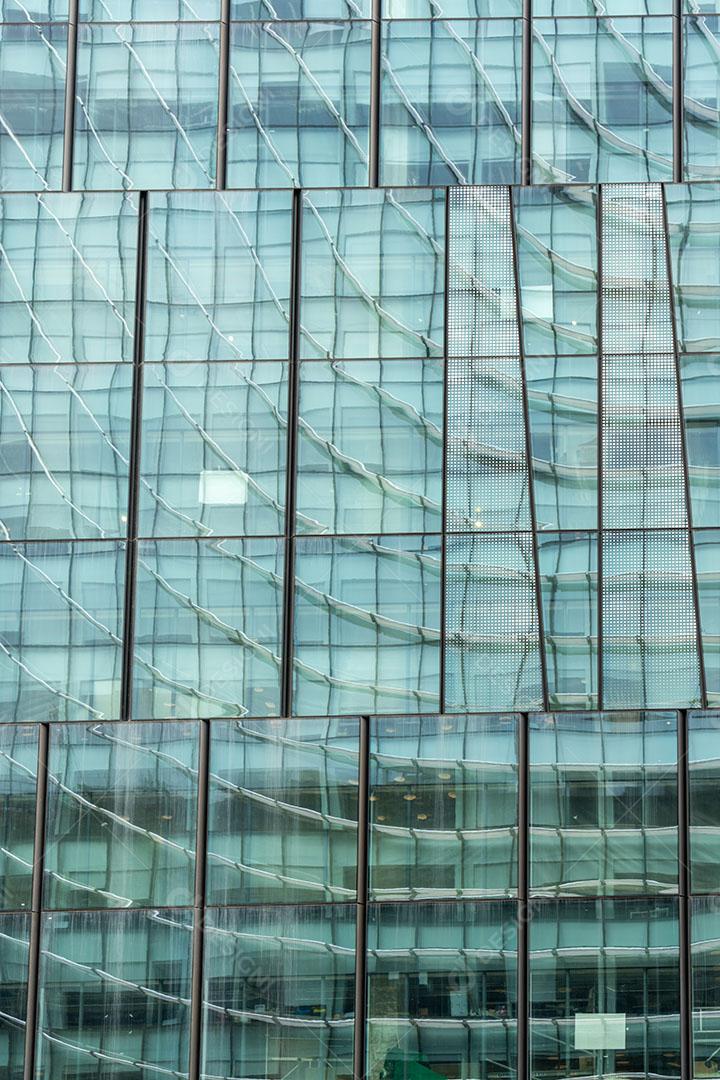 Edifício de Vidro no Centro de Negócios Em Madrid Espanha Imagem JPG