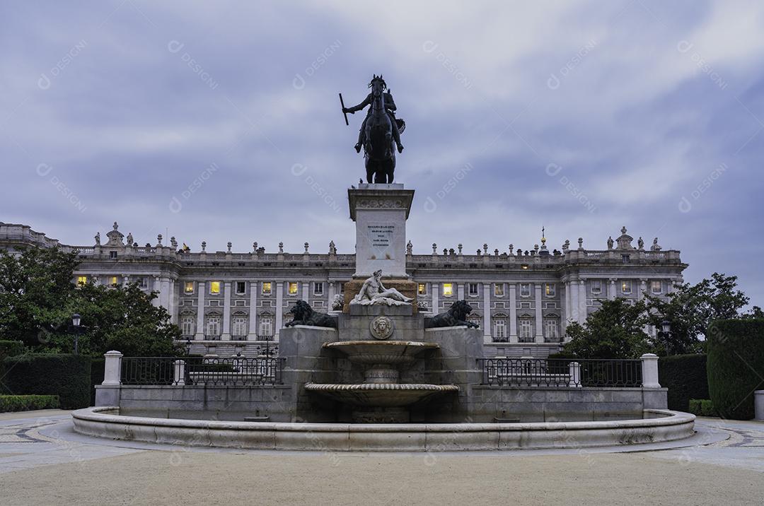 Palácio Real de Madrid na Espanha Imagem JPG