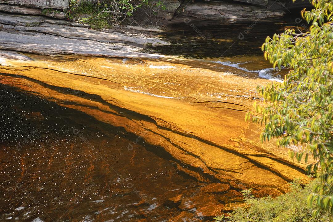 Vista Da Cachoeira Do Rio Mucugezinho Em Lençóis Imagem JPG