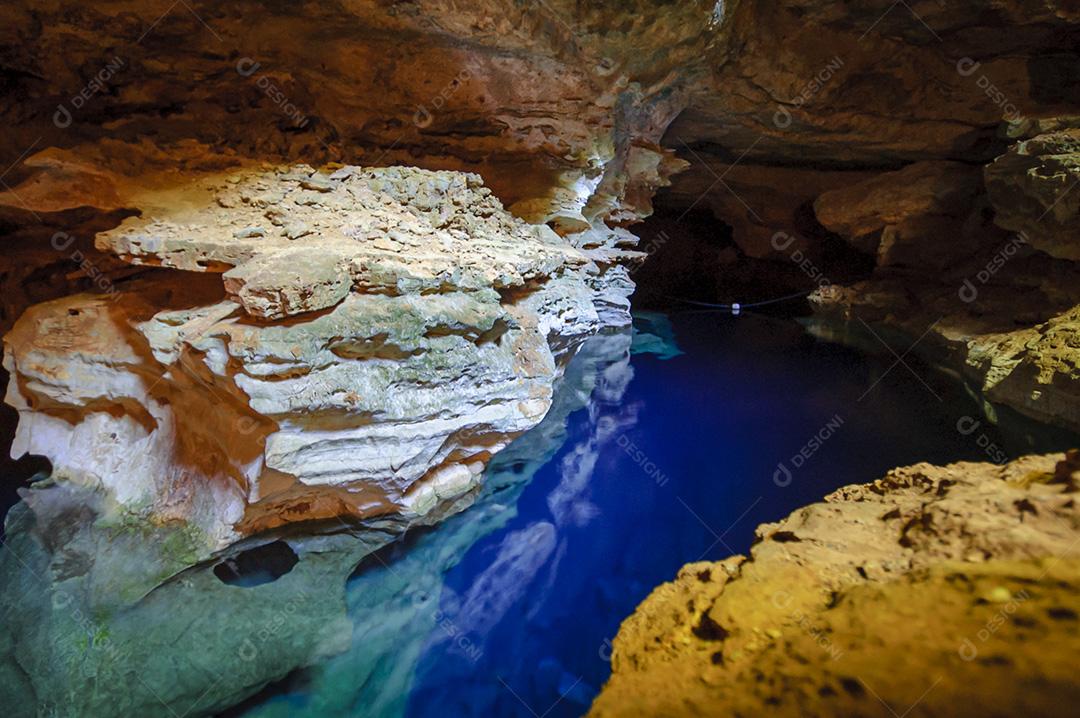 Vista Da Caverna Do Poço Encantado Água Azul Imagem JPG