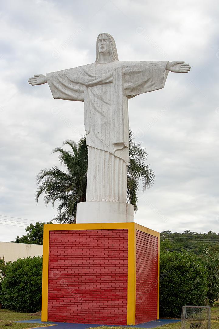 Estátua de Cristo do cemitério da cidade