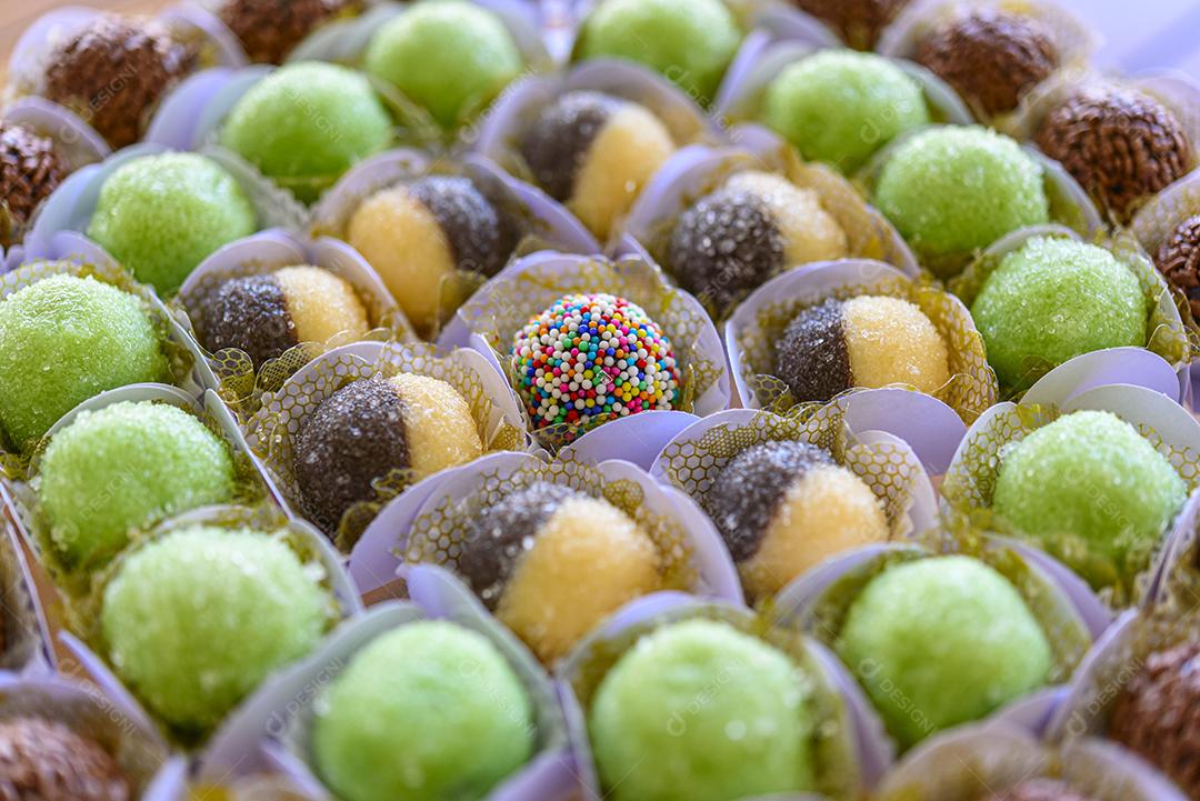 Brigadeiros E Docinhos Imagem JPG