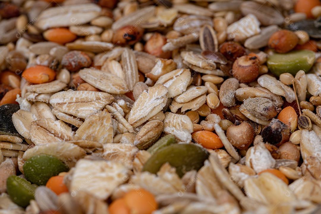 Mistura saudável de diferentes sementes para animais como hamsters, ratos e pássaros