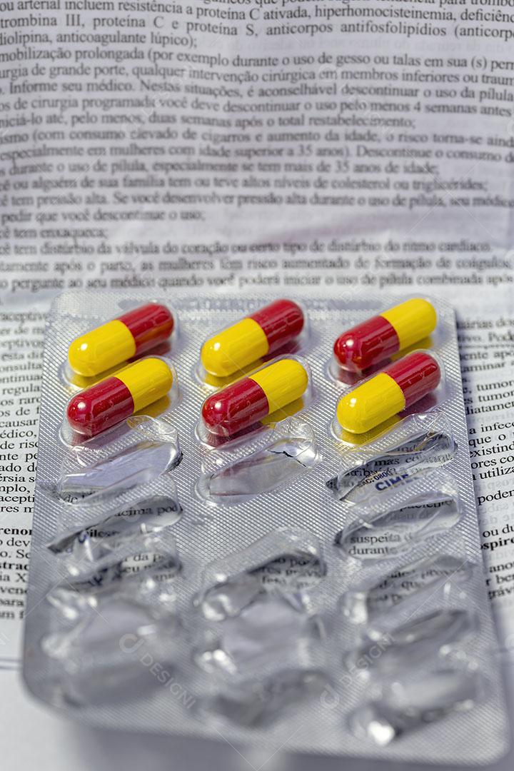 Medicamento Cimegripe em Cápsulas Usado para Combater sintomas da Gripe Imagem JPG