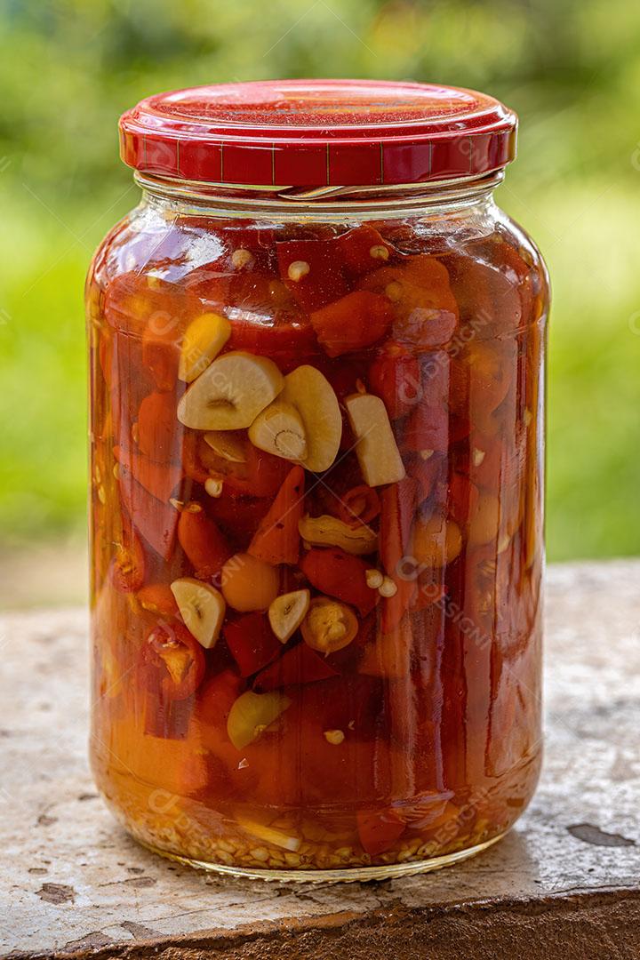 Conserva de Pimenta Irritada Curtida em Limão Imagem JPG