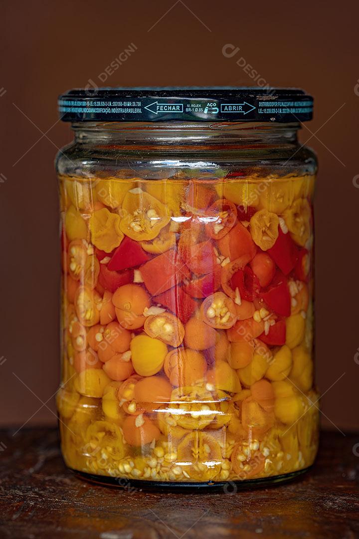Conserva de Pimenta Irritada Curtida em Limão Imagem JPG
