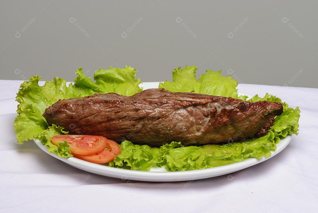 Carne De Sol De Churrasco Com Alface E Tomate Imagem JPG