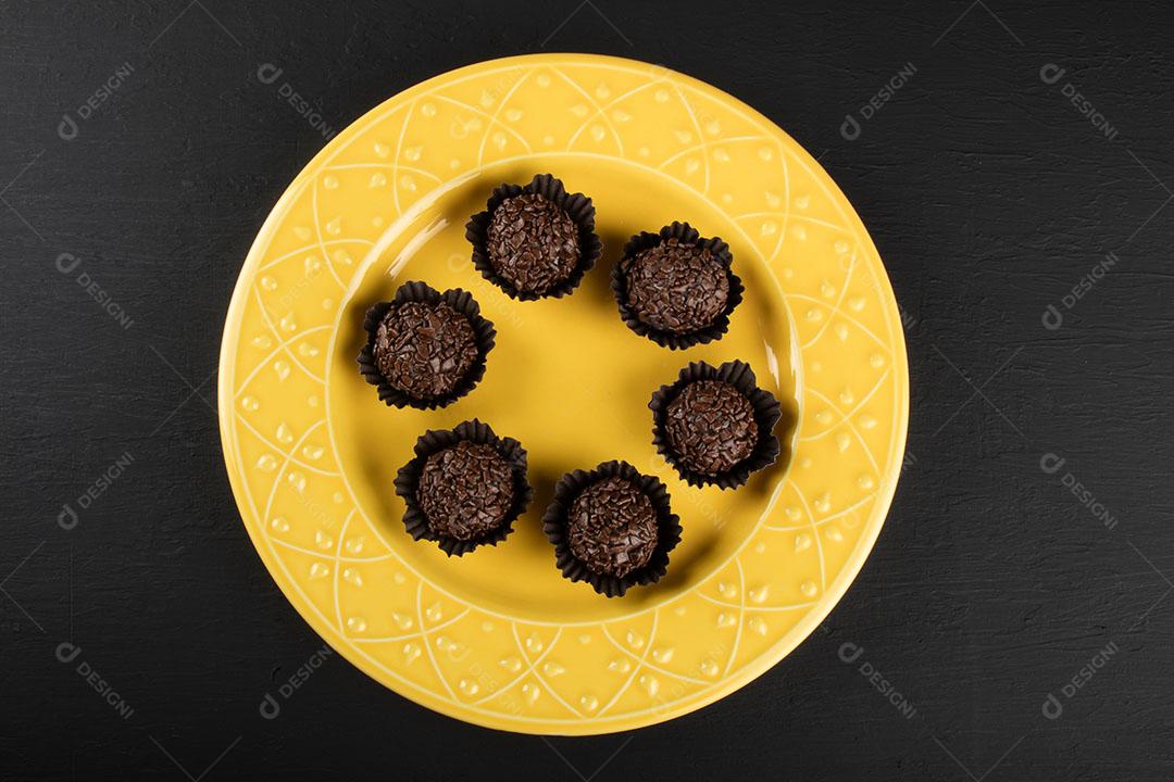 Brigadeiro Tradicional Chocolate Doce Brasileiro Chocolate Granulado Imagem JPG