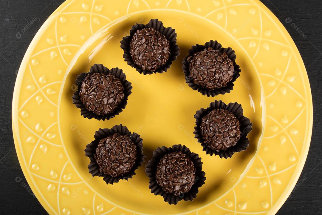 Brigadeiro Tradicional Chocolate Doce Brasileiro Chocolate Granulado Imagem JPG