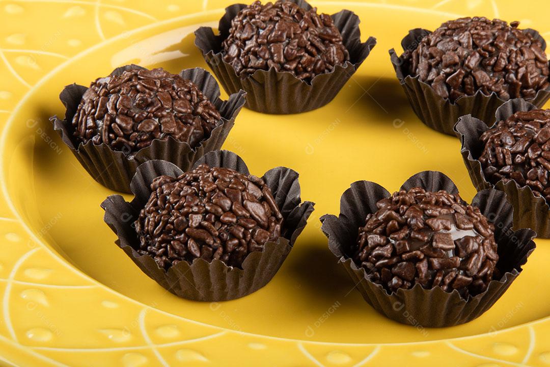 Brigadeiro Tradicional Chocolate Doce Brasileiro Chocolate Granulado Imagem JPG