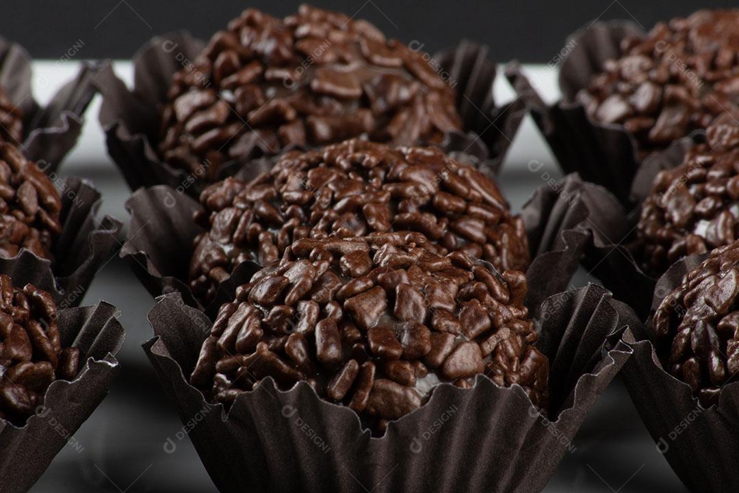 Brigadeiro Tradicional Chocolate Doce Brasileiro Chocolate Granulado Imagem JPG