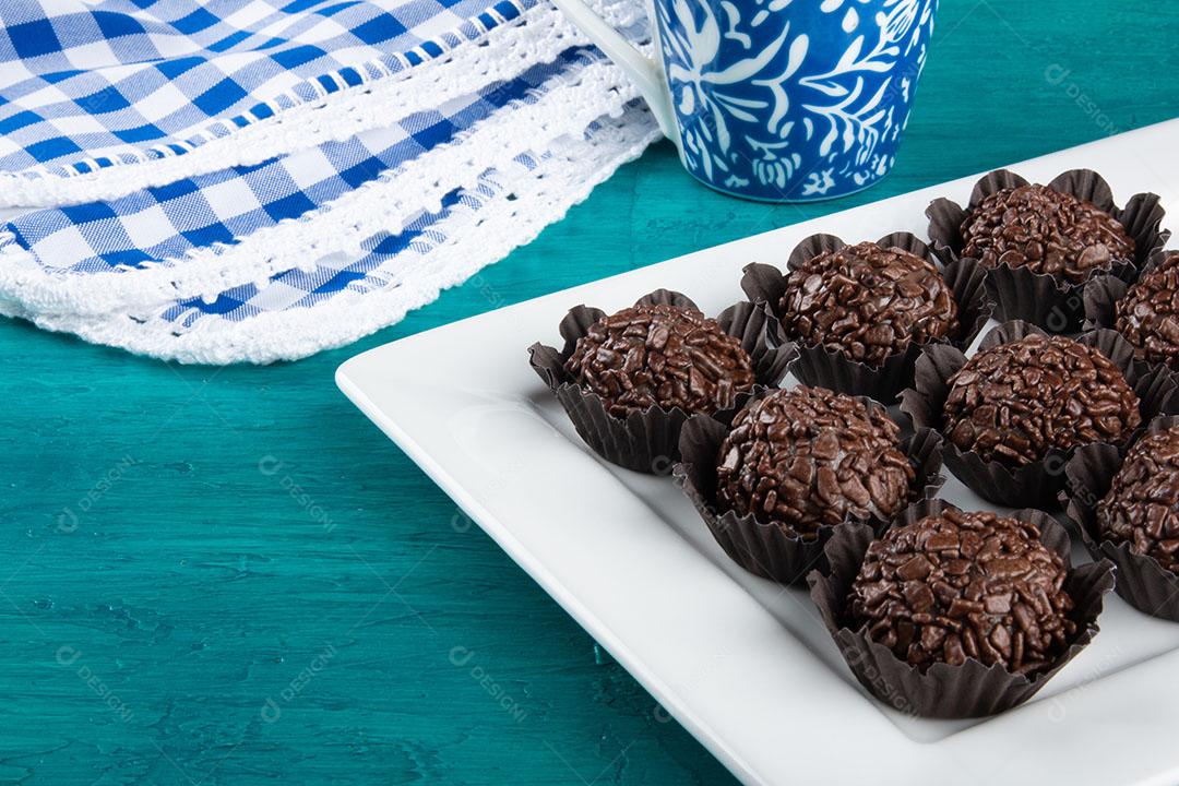 Brigadeiro Tradicional Chocolate Doce Brasileiro Chocolate Granulado Imagem JPG