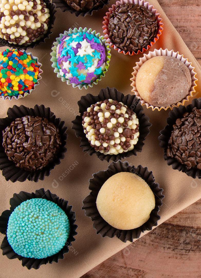 Brigadeiro Doce Tradicional Brasileiro Doces Variados para Festa Imagem JPG