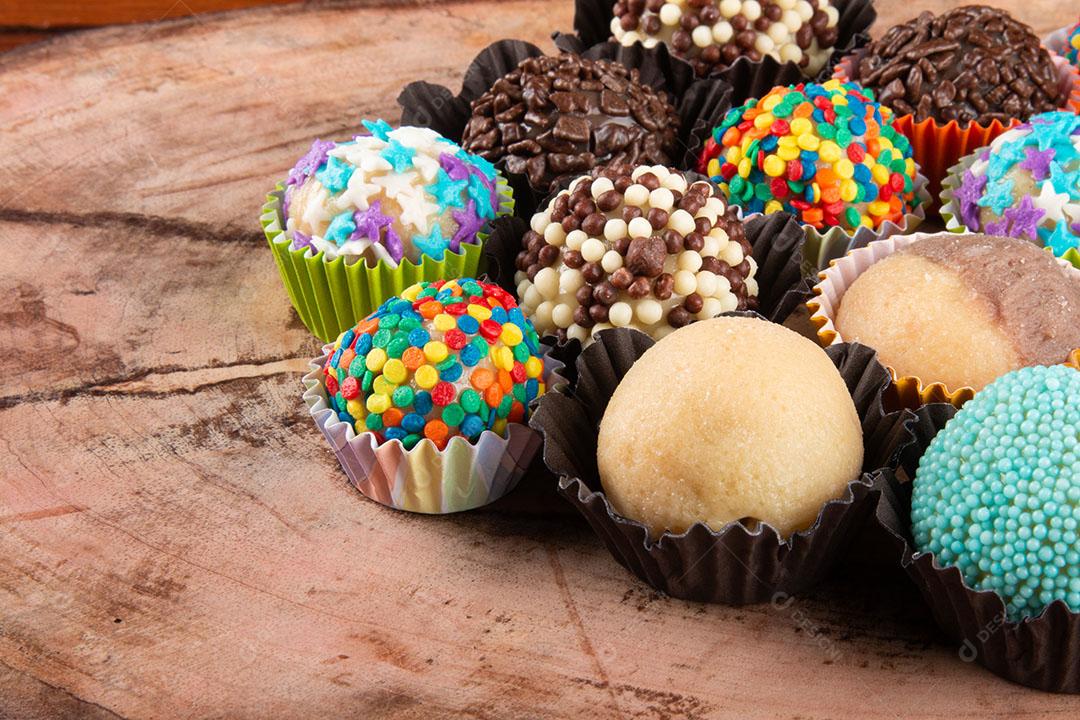 Brigadeiro Doce Tradicional Brasileiro Doces Variados para Festa Imagem JPG