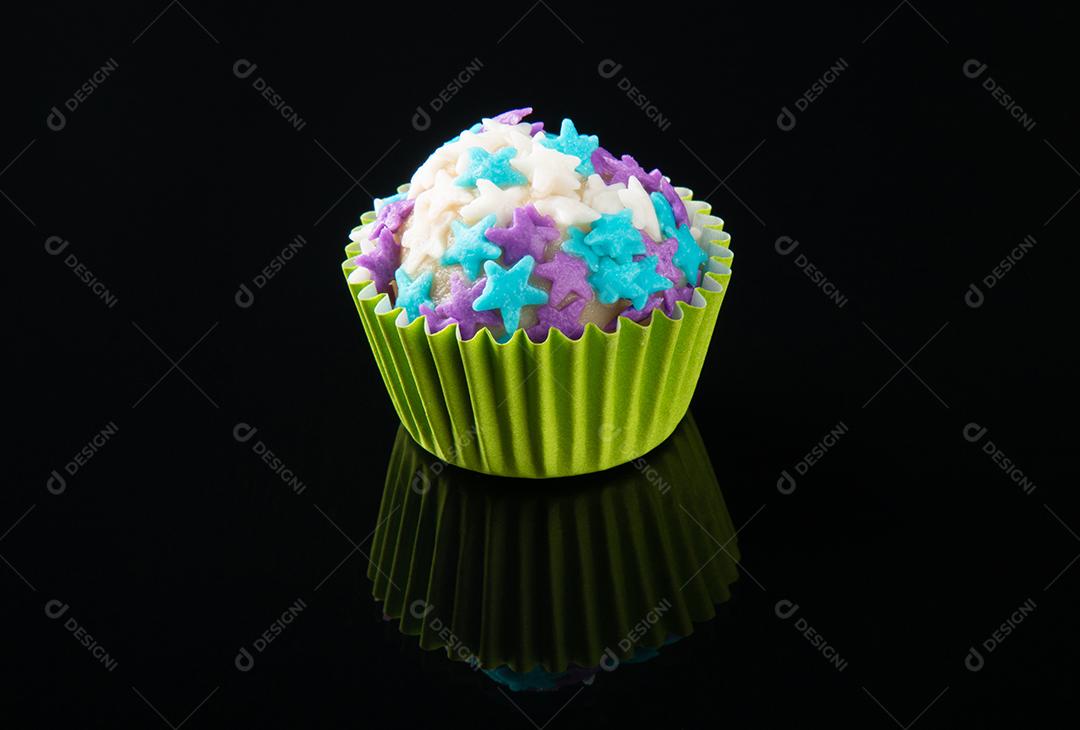 Tigela Branca Com Doces Granulados Em Forma de Estrelas Imagem JPG