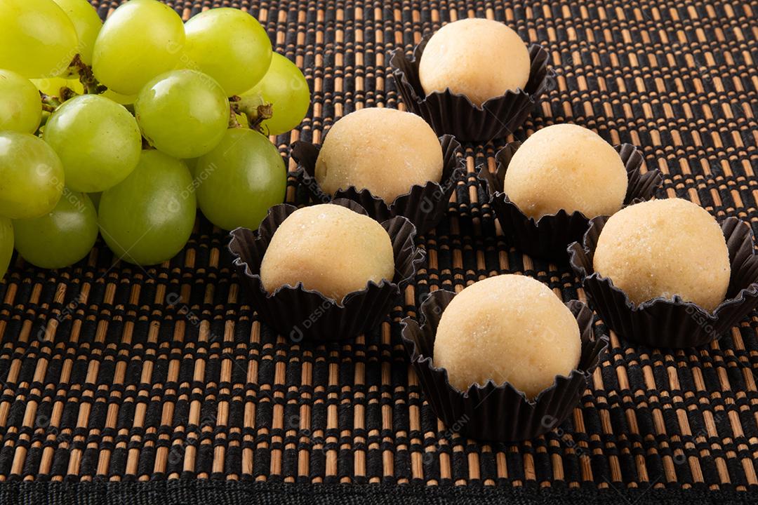 Brigadeiro Doce Tradicional Brasileiro Doces Variados para Festa Imagem JPG