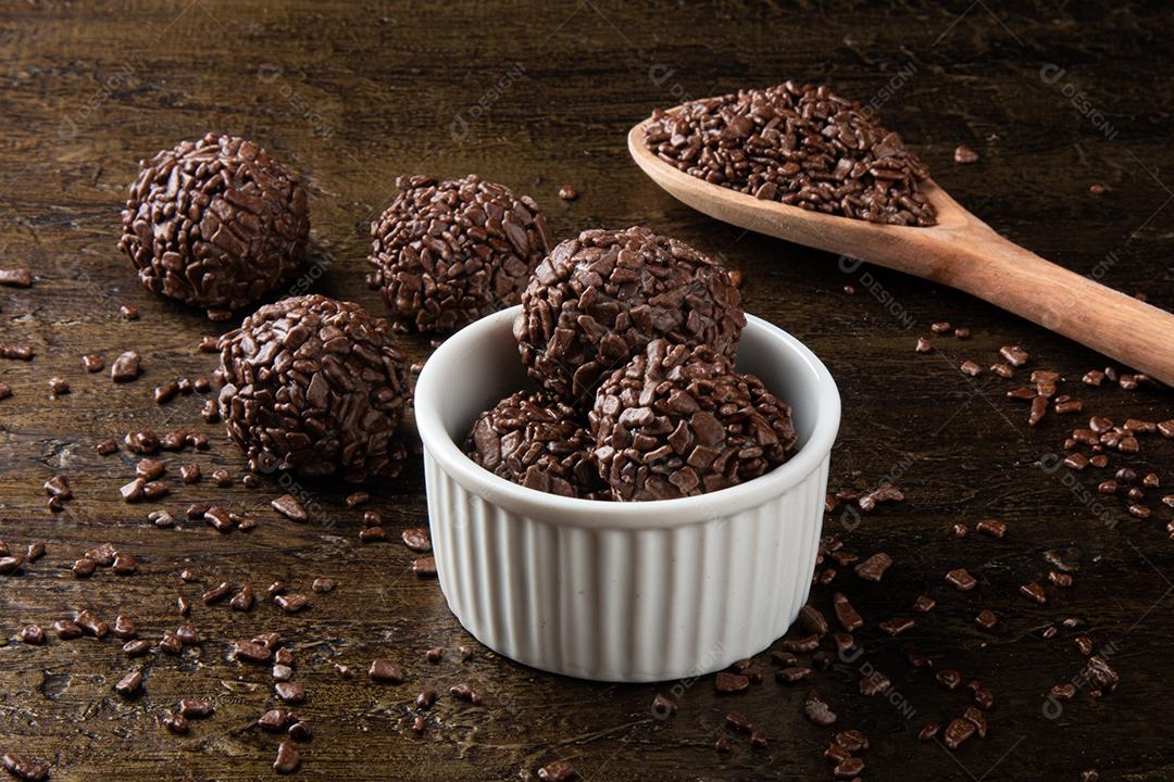 Brigadeiro Doce Tradicional Brasileiro Doces Variados para Festa Imagem JPG