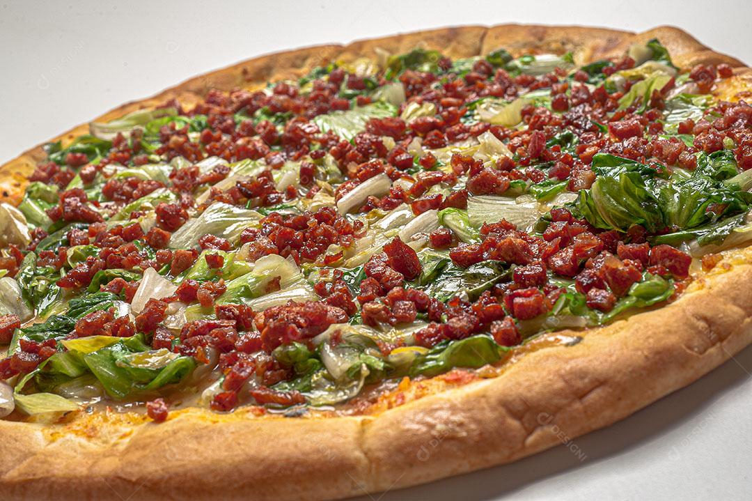 Pizza de Escarola Assada Com Bacon e Alho Imagem JPG