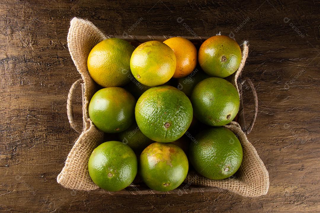 Fruta Laranja na Cesta Frutas Tropicais Imagem JPG