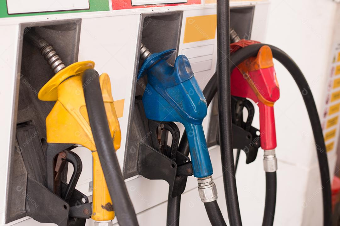 Bomba de Combustível Posto de Gasolina Gasolina Bicos de Enchimento Imagem JPG