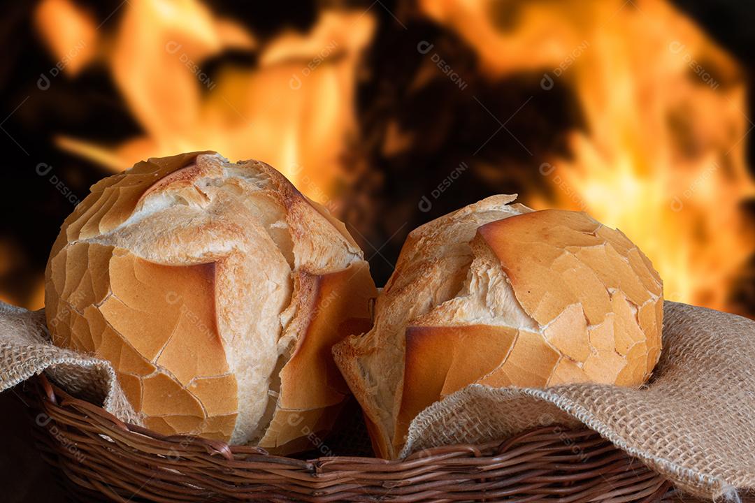 Foto Pão Fresco na Padaria Rústica Com Forno Tradicional