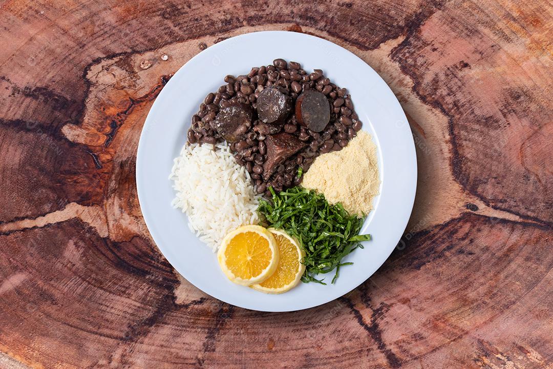 Feijoada Comida Tradicional Brasileira Vista do Topo Formato Ao ar Livre Imagem JPG