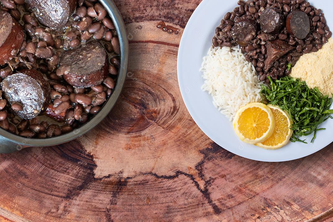 Feijoada Comida Tradicional Brasileira Vista do Topo Formato Ao ar Livre Imagem JPG