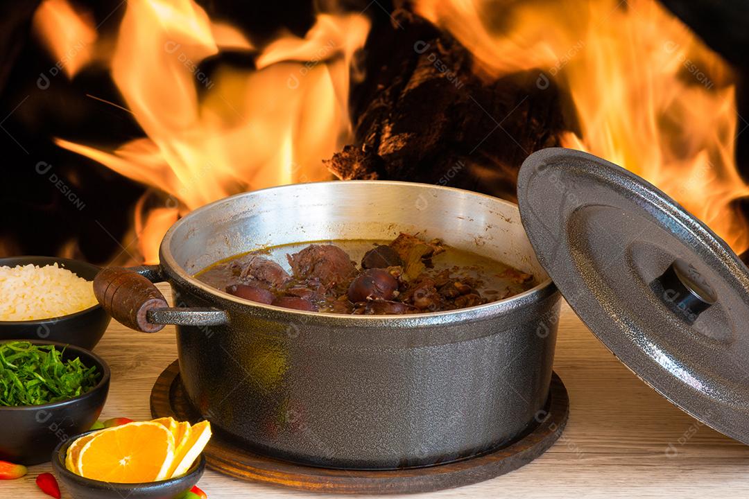 Feijoada Comida Tradicional Brasileira Vista do Topo Formato Imagem JPG