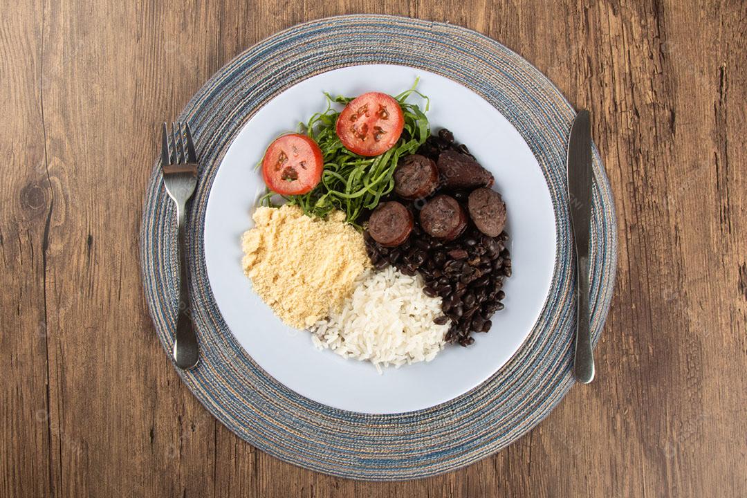 Feijoada Comida Tradicional Brasileira Vista do Topo Formato Imagem JPG