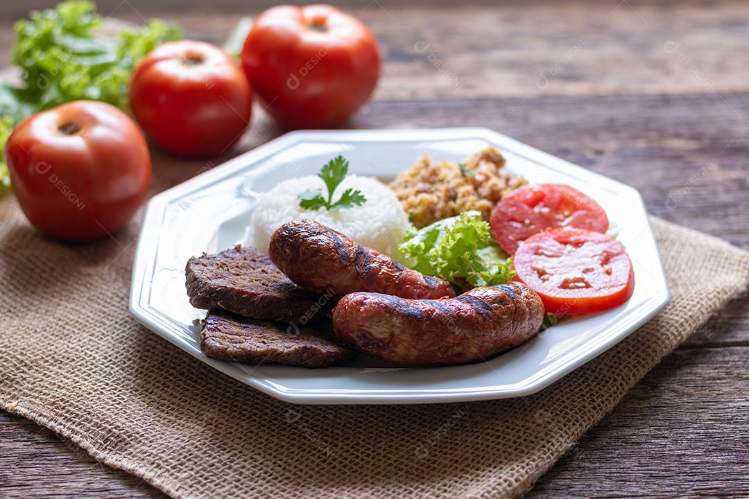 Prato de Comida de Churrasco Brasileiro Imagem JPG