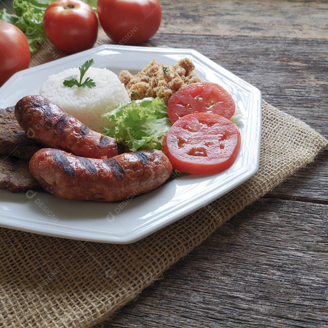 Prato de Comida de Churrasco Brasileiro Imagem JPG