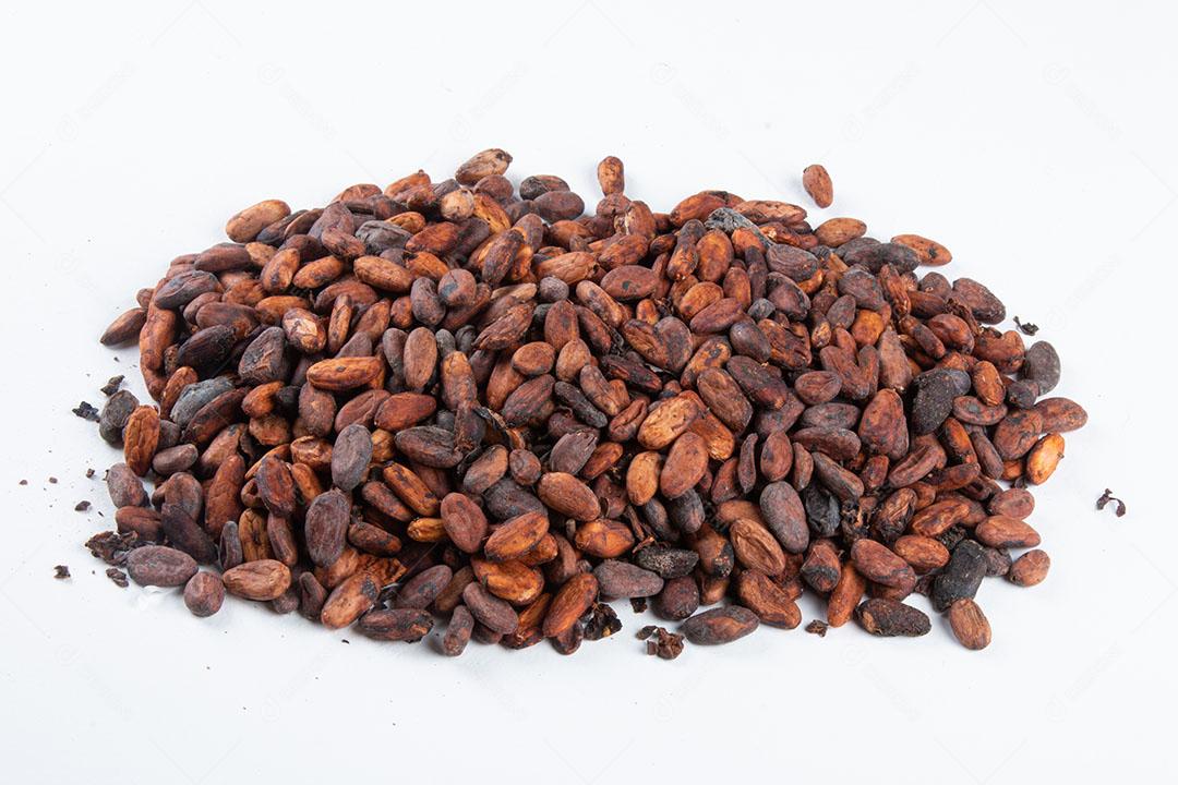 Foto Grãos de Cacau Crus Aromáticos Empilhados