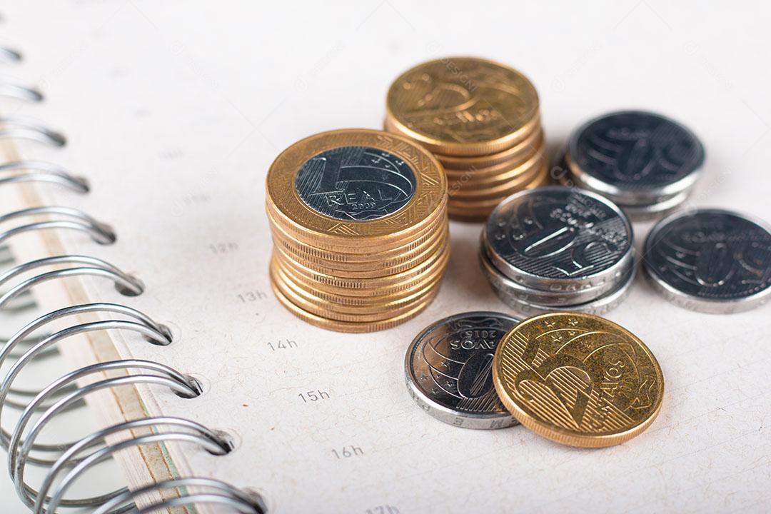 Bloco de Notas Com Moedas Reais Brasileiras Imagem JPG