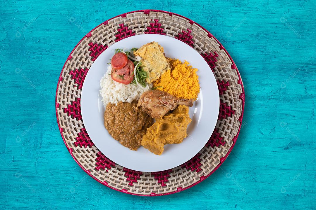 Foto Caruru Comida Típica Brasileira da Bahia Com Vista Superior de Fundo Branco