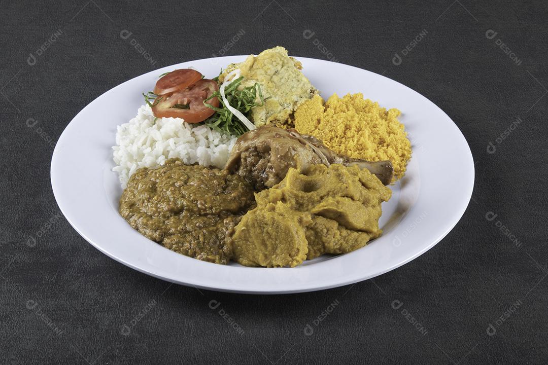 Foto Caruru Comida Típica Brasileira da Bahia Com Vista Superior de Fundo Branco