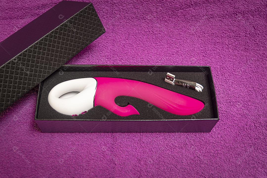 Vibrador rosa dildo em caixa de luxo Imagem JPG