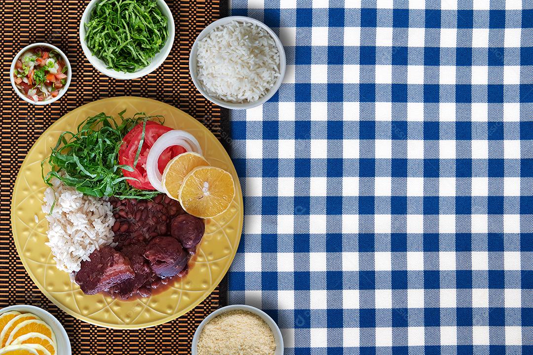 Feijoada Brasileira Vista do Topo Imagem JPG