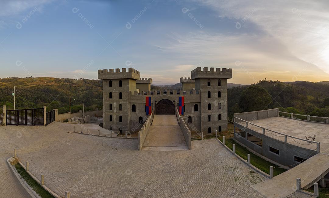Fachada do castelo por do sol Imagem JPG