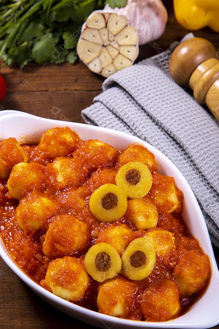 Comida nhoque calabresa e frango Imagem JPG