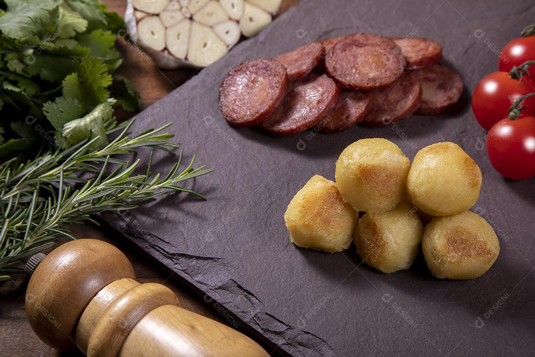 Comida nhoque calabresa e frango Imagem JPG