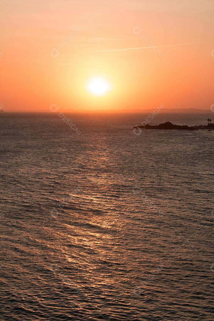 Paisagem Vista do Pôr do Sol no Mar Imagem JPG