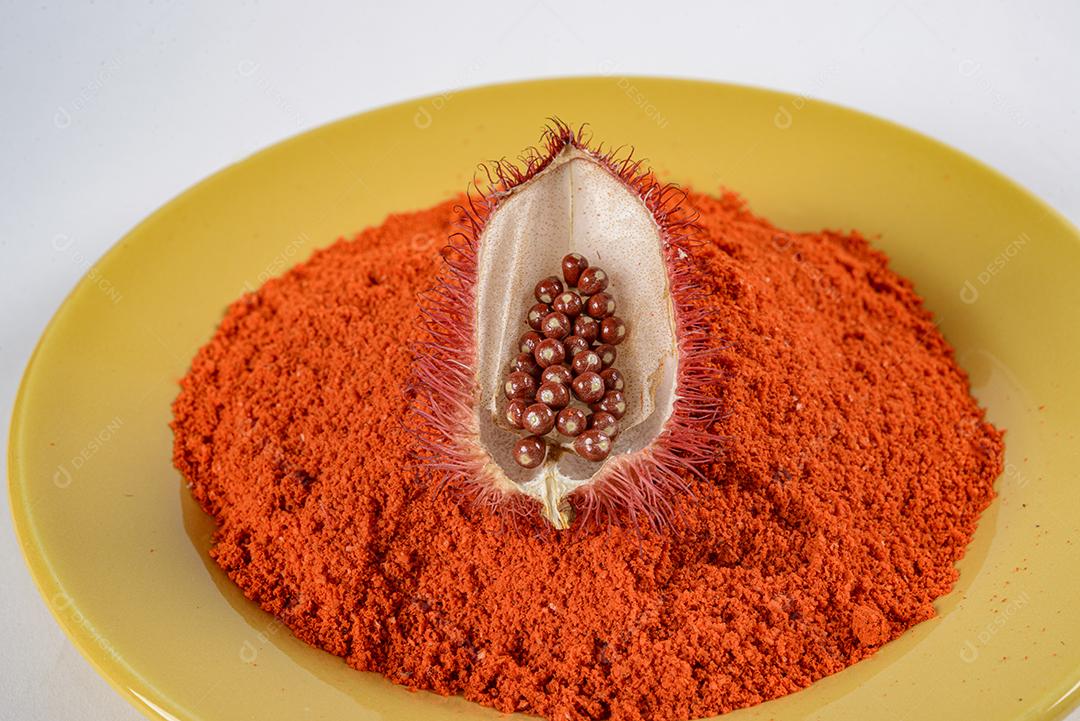 Urucum Em Pó E Sementes Utilizadas Como Corante Alimentar Natural Imagem JPG