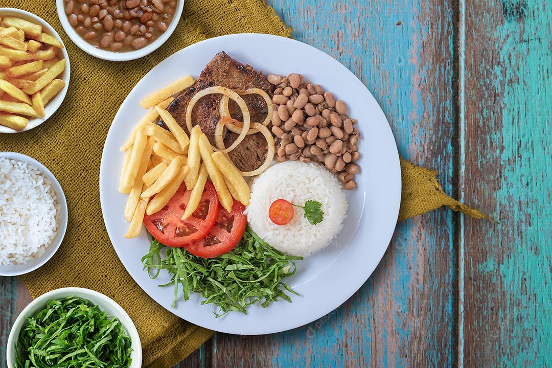 Prato de Comida Típica Brasileira Vista Superior Imagem JPG