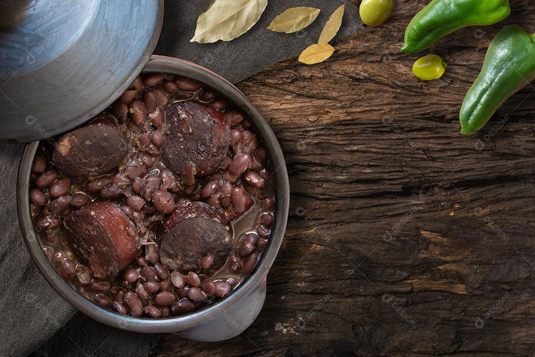 Prato de Feijoada de Comida Típica Brasileira Vista Superior Imagem JPG