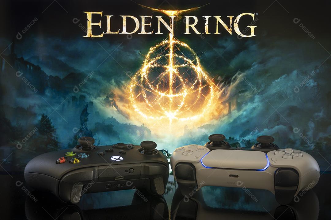 Controlador Xbox Series e Playstation 5 com Elden Ring em segundo plano Imagem JPG