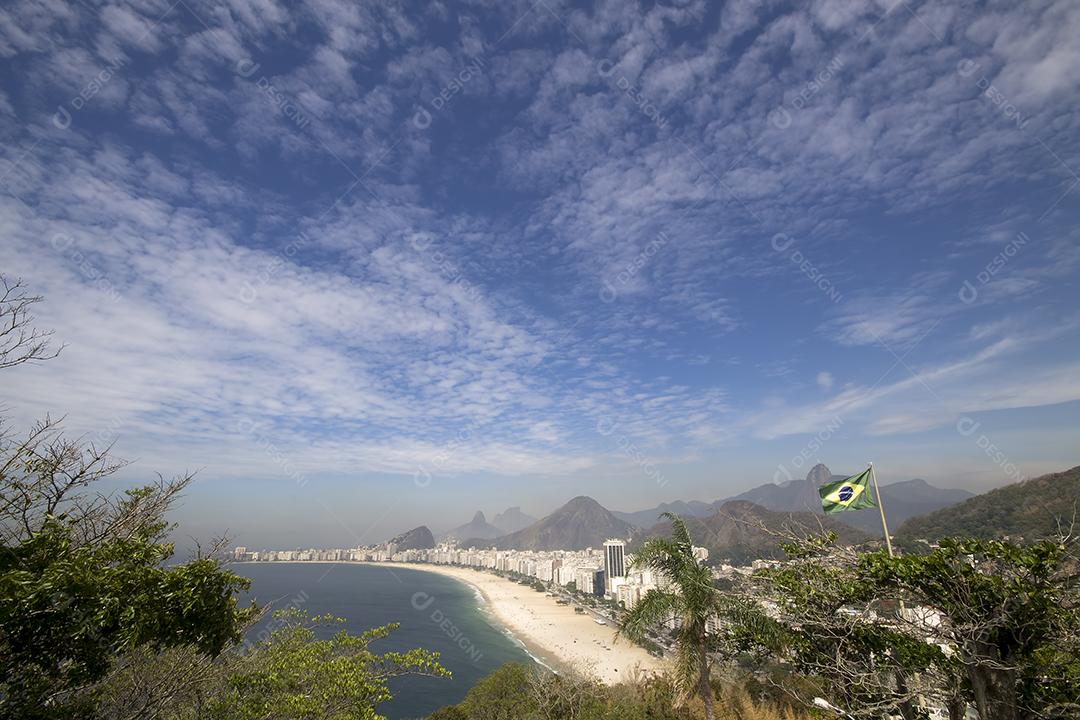 Coqueiros na Praia de Copacabana Rio de Janeiro Brasil Imagem JPG