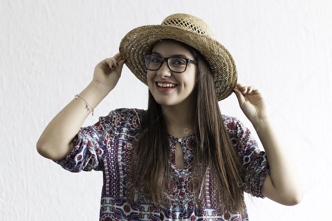 Menina Com Chapéu Com Fundo Branco Imagem JPG